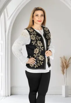 Vesta brodata cu model traditional Alina 24 imagine