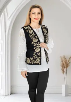 Vesta brodata cu model traditional Alina 25 imagine