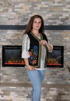 Vesta brodata cu model traditional Angi 13 imagine