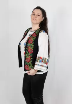 Vesta brodata cu model traditional Cerasela 4 imagine