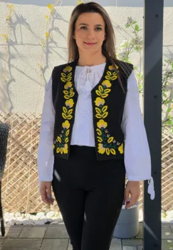 Vesta brodata cu model traditional Flori 2 imagine