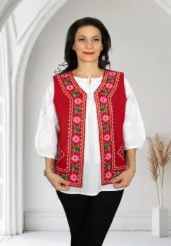 Vesta brodata cu model traditional Olguta 2 imagine