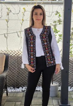 Vesta brodata cu model traditional Suzi 7 imagine