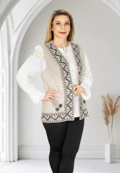 Vesta brodata traditional Angelica 13 imagine