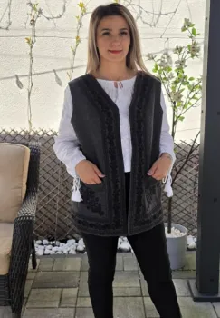 Vesta brodata traditional Angelica 17 imagine