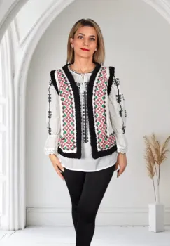 Vesta brodata traditional Dorina 2 imagine