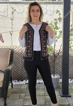 Vesta brodata traditional Olguta 8 imagine