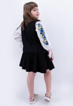 Vesta traditionala fetite Floarea Soarelui imagine