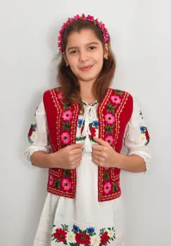 Vesta traditionala fetite Olguta 2 imagine