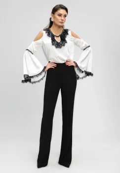 Bluza alba eleganta din vascoza cu umeri goi si maneci clopot imagine