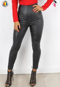 Pantaloni dama negri din piele ecologica imagine