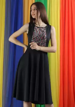 Rochie de ocazie neagra prevazuta cu paiete colorate in zona superioara imagine