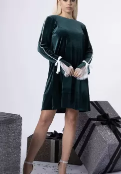 Rochie eleganta din catifea verde cu perle si dantela imagine
