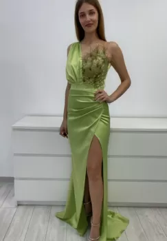 Rochie eleganta din tafta cu slit pe picior si broderie pretioasa la bust imagine