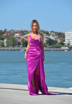 Rochie eleganta din tafta fucsia cu trena imagine