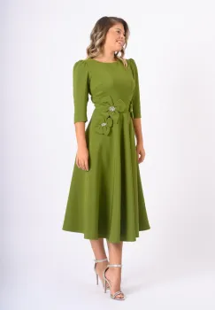 Rochie eleganta fistic cu croi in clos si detalii pretioase la talie imagine