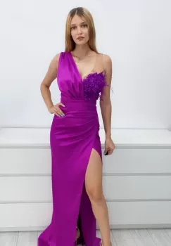 Rochie eleganta lunga fucsia cu broderie pretioasa si slit pe picior imagine
