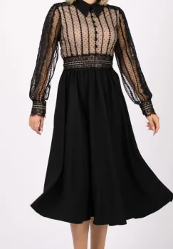 Rochie eleganta neagra cu croi lejer in clos si partea superioara prevazuta cu dantela imagine