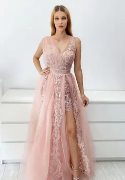 Rochie eleganta roz pudra cu broderie pretioasa in partea superioara imagine