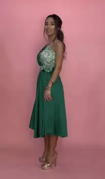 Rochie eleganta verde vaporoasa cu broderie si perle imagine