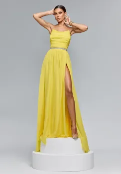 Rochie lunga de ocazie din voal galben accesorizata cu detalii pretioase la talie imagine
