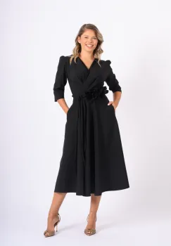 Rochie midi eleganta de culoare neagra accesorizata cu floare detasabila la talie imagine