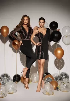 Rochie sacou cu detalii pretioase aplicate imagine