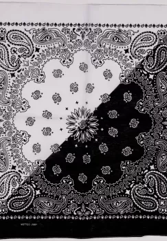 Bandana tip batic patrat cu imprimeu alb pe alb si negru imagine