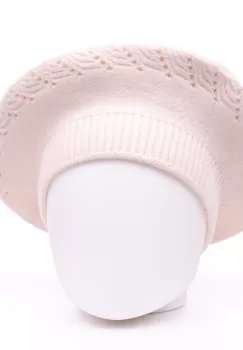 Bereta alba cu model tricotaj cu bradutii, din lana imagine