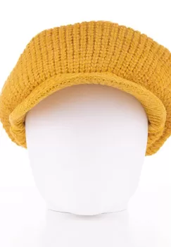 Bereta galbena cu cozoroc, model impletit si captusita in interior imagine