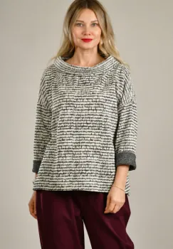 Bluza alb negru cu textura grafica si croi lejer imagine