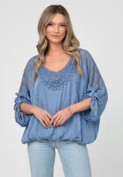 Bluza bleu din matase cu dantela si broderie decorativa si insertii discrete stralucitoare de paiete imagine