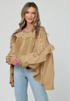 Bluza boho oversize din batist de bumbac, in colturi, cu volan si dantela, camel imagine