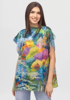 Bluza de vara tip poncho din matase imprimata cu un peisaj campenesc cu gradini inflorite imagine