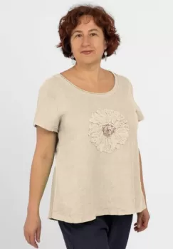 Bluza din in bej, cu floare si paiete pe piept imagine