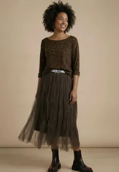 Bluza fina maro cu imprimeu animal print din modal cu casmir imagine