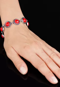 Bratara cu 7 elemente rotunde din piatra naturala de coral rosu imagine