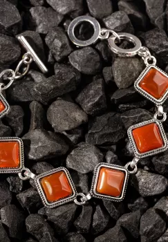 Bratara cu elemente rombice din piatra naturala de carneol imagine