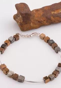 Bratara cu tuburi si serii de 5 cubulete jaspuri si hematit imagine
