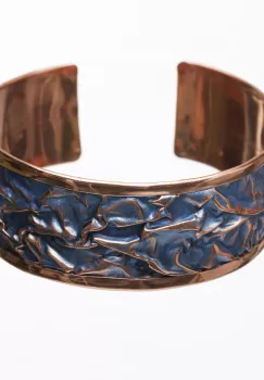 Bratara din cupru emailat cu aspect sifonat, albastru deschis imagine