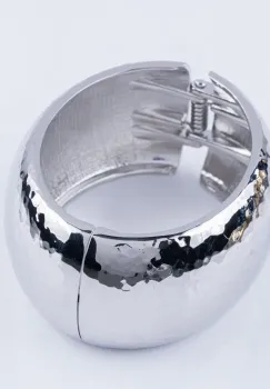 Bratara metalica argintie cu aspect lovitura de ciocan imagine