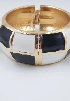 Bratara metalica aurie cu elemente emailate alb cu negru imagine