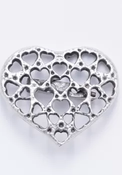 Brosa din ZAMAC cu forma de inima care cuprinde mai multe inimi imagine