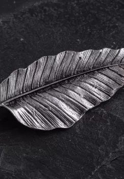 Brosa din ZAMAC sub forma de frunza imagine