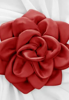 Brosa floare rosie satinata cu diamtetru de 25 cm, cu clips pentru par imagine