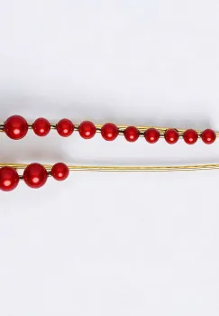 Brosa metalica aurie tip ac cu perle sintetice rosii imagine