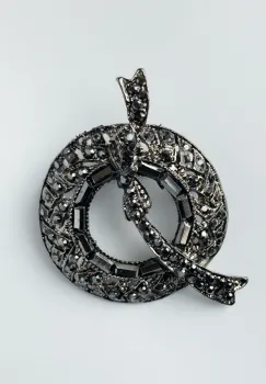 Brosa metalica rotunda cu fundita, argintiu antichizat cu pietricele gen marcasite imagine