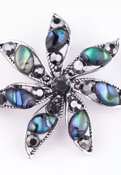 Brosa pandant metalica argintie cu scoica naturala paua shell, floare cu 7 petale si pietricele argintii imagine