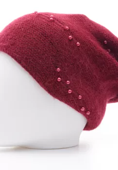 Caciula bordo model tricotat cu perle fine aplicate, dublata in interior imagine