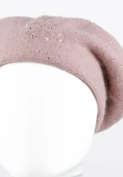 Caciula roz prafuit  model tricotat cu perle si strasuri fine aplicate, dublata in interior imagine